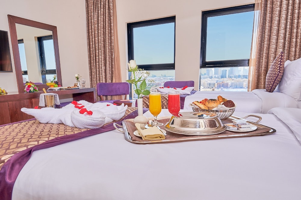 Carlton Dubai Creek Hotel 5