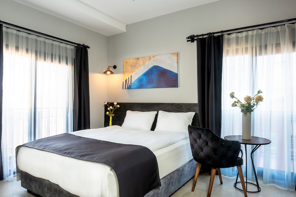 Lorem Hotel 4