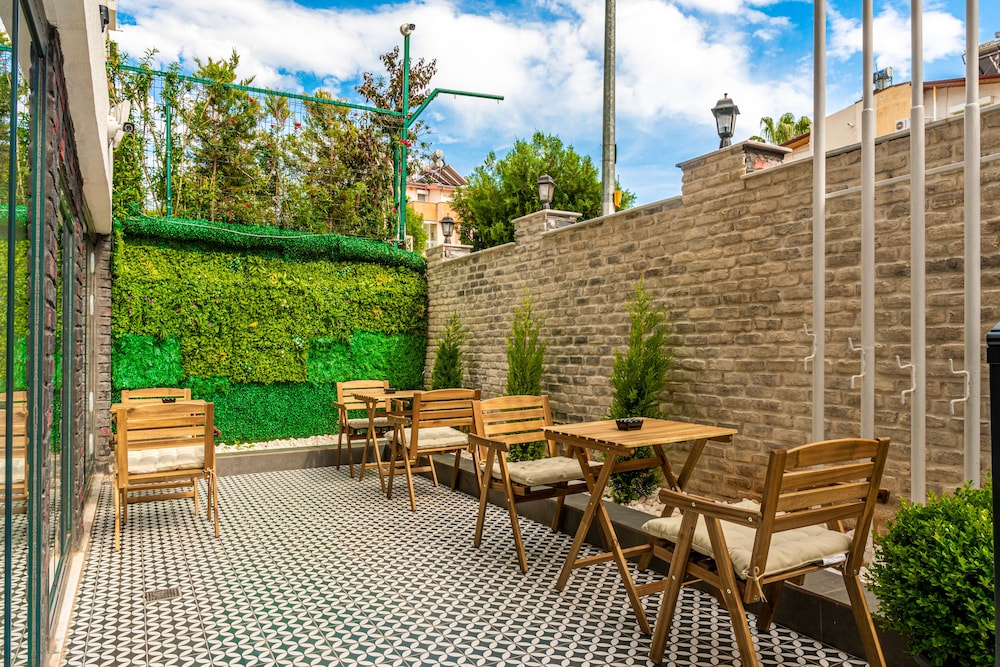 Lorem Hotel 16