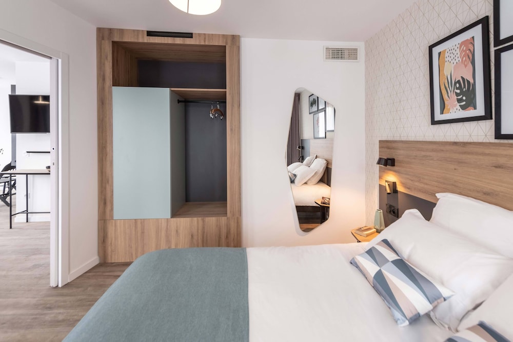 Appart City Confort SaintGermain en Laye 15