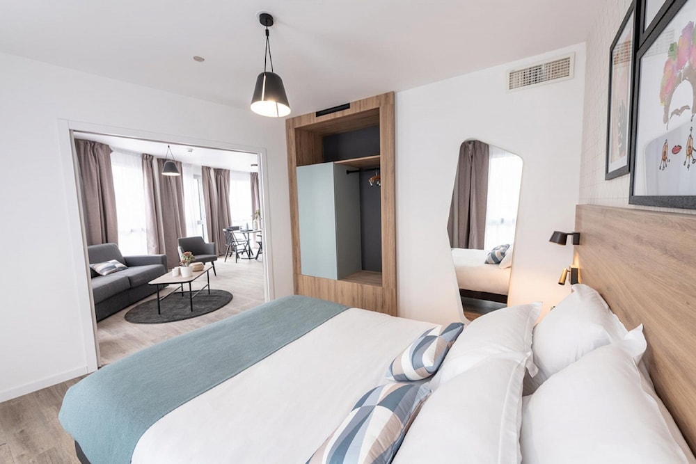 Appart City Confort SaintGermain en Laye 7