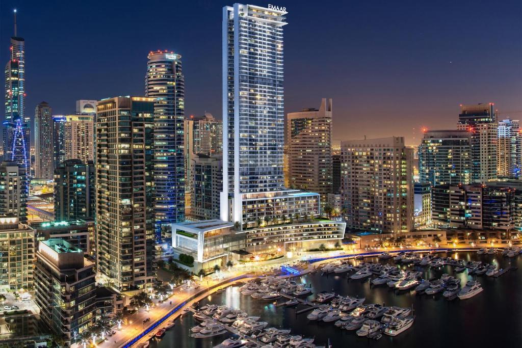 Vida Dubai Marina & Yacht Club 1