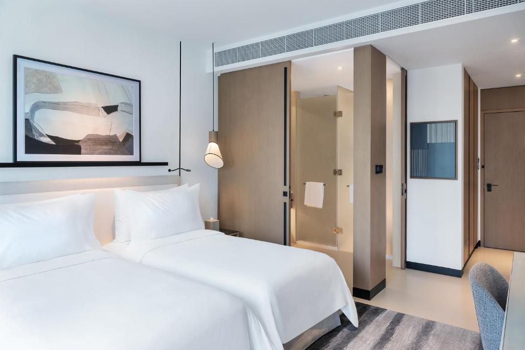 Vida Dubai Marina & Yacht Club 12