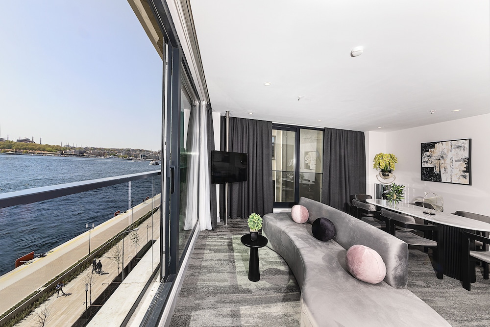 Pera Bosphorus Hotel 19