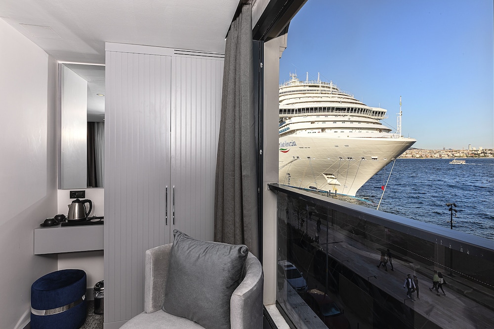 Pera Bosphorus Hotel 21