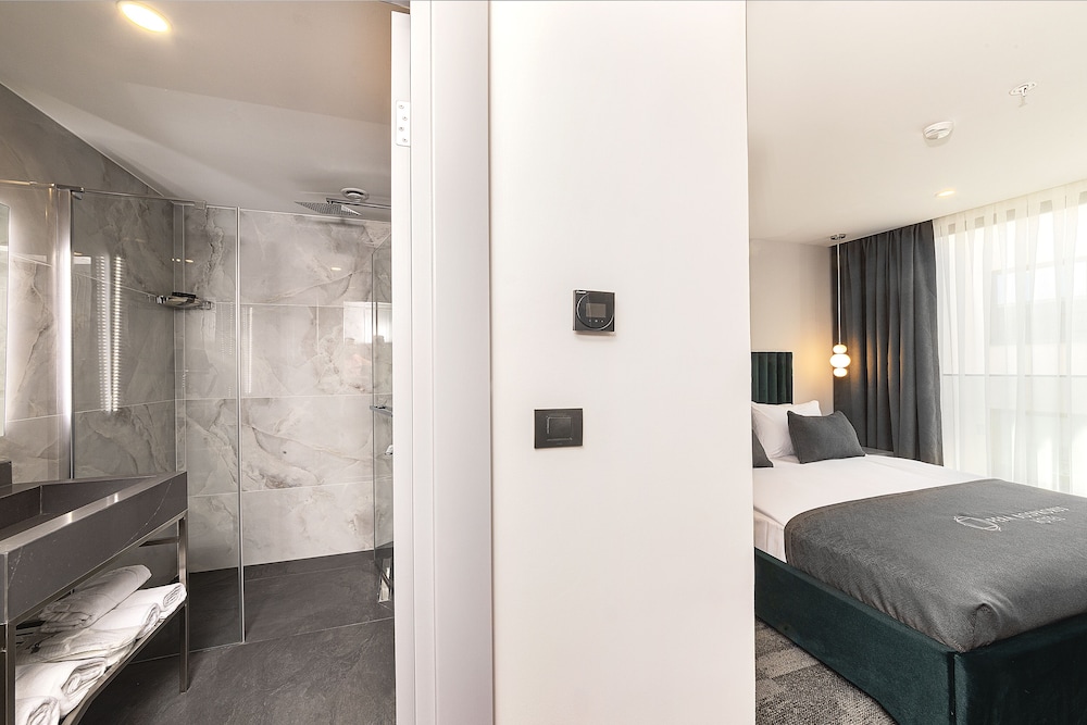 Pera Bosphorus Hotel 16
