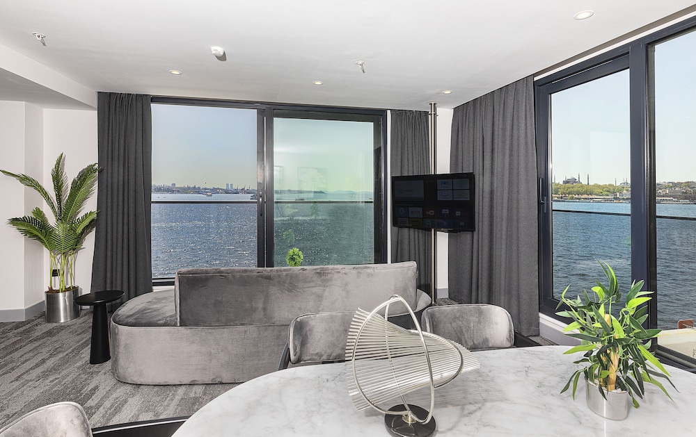 Pera Bosphorus Hotel 18