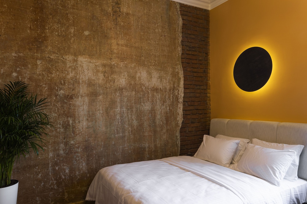 Unfound Door - Design Hotel 24