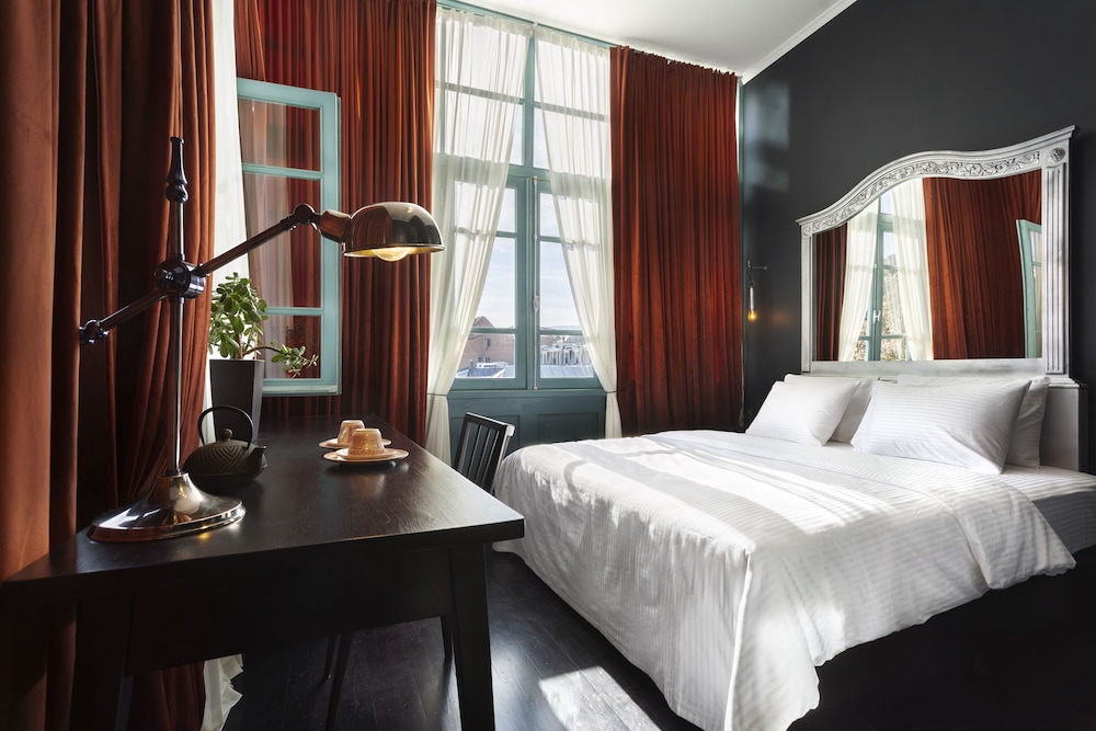 Unfound Door - Design Hotel 8
