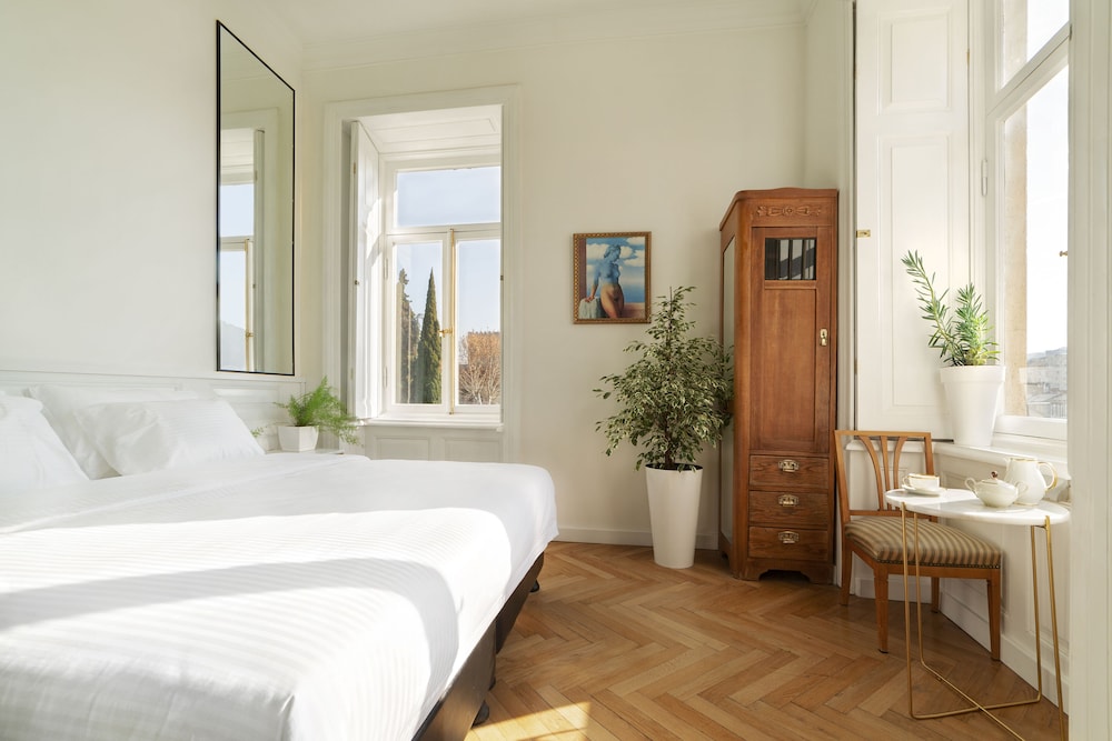 Unfound Door - Design Hotel 11