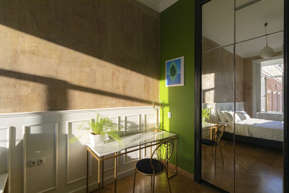 Unfound Door - Design Hotel 19