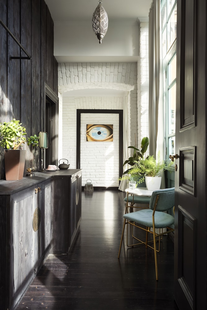 Unfound Door - Design Hotel 10