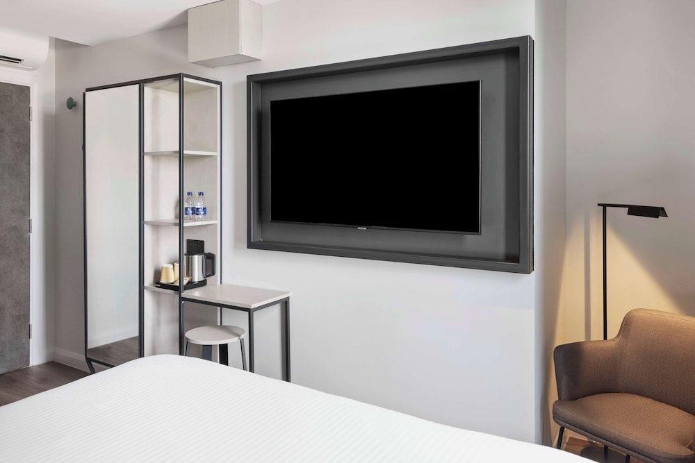 Spark by Hilton London Romford 24