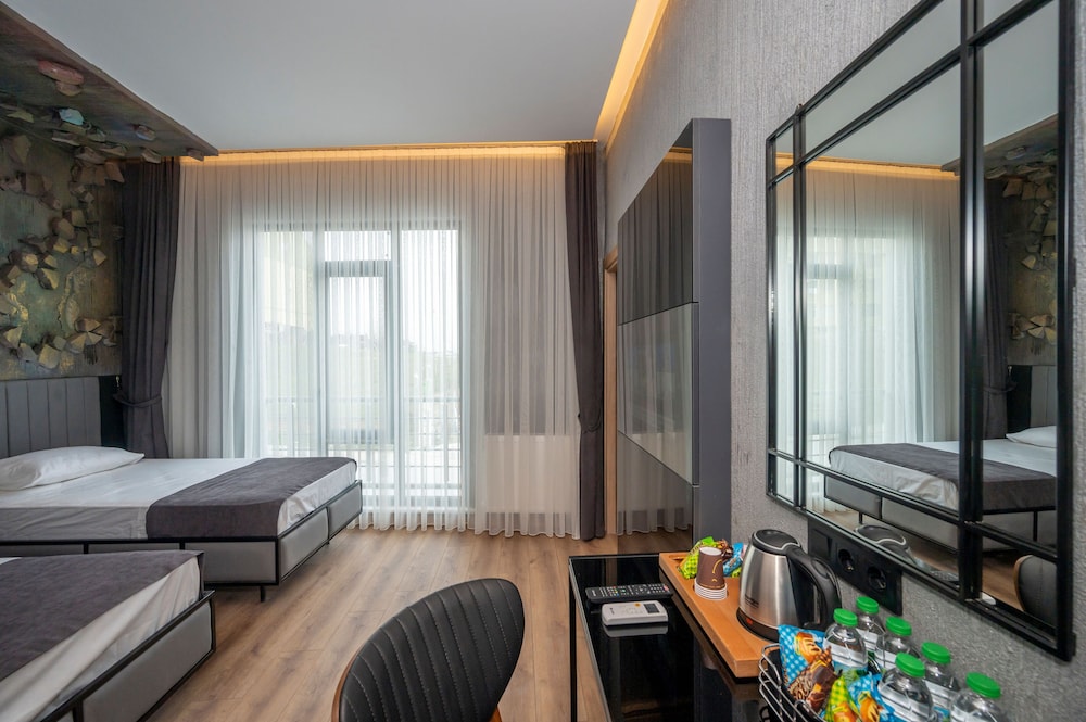 Continental Airport Hotel 12