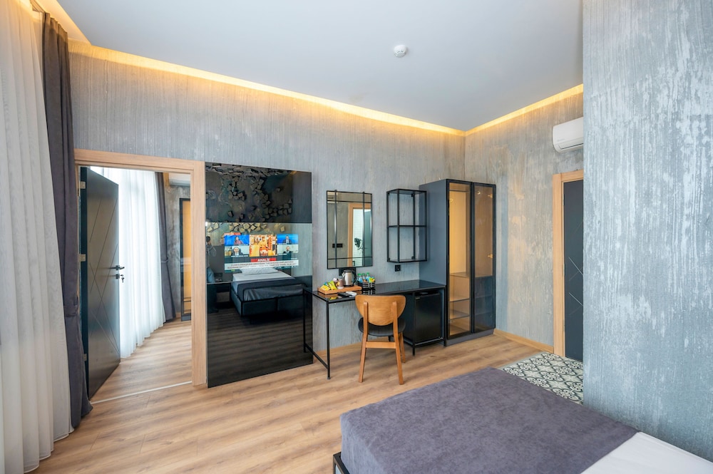 Continental Airport Hotel 13