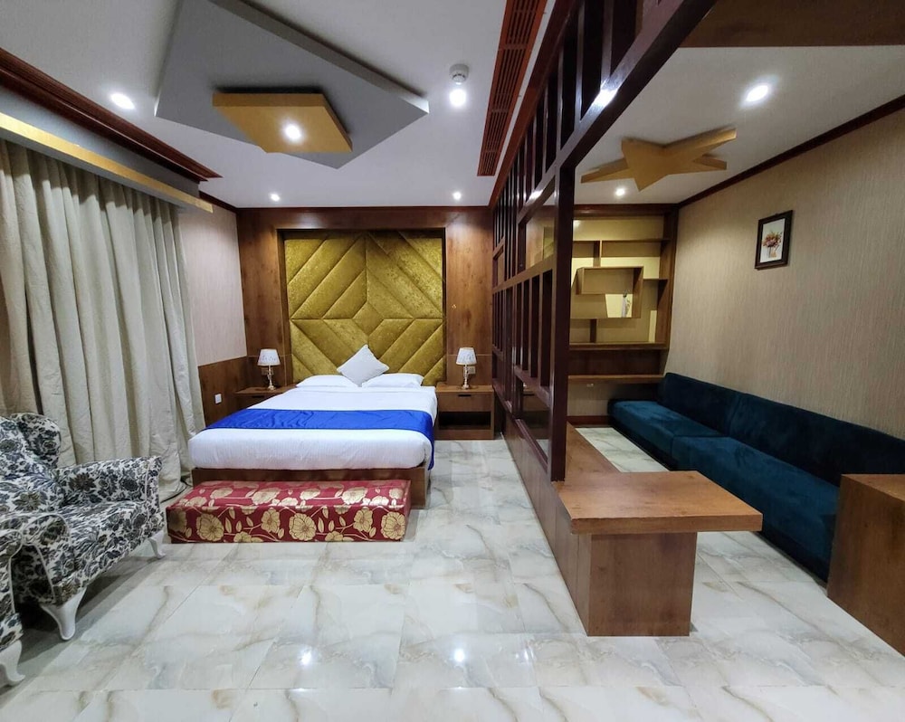 Camphor Hotel 14
