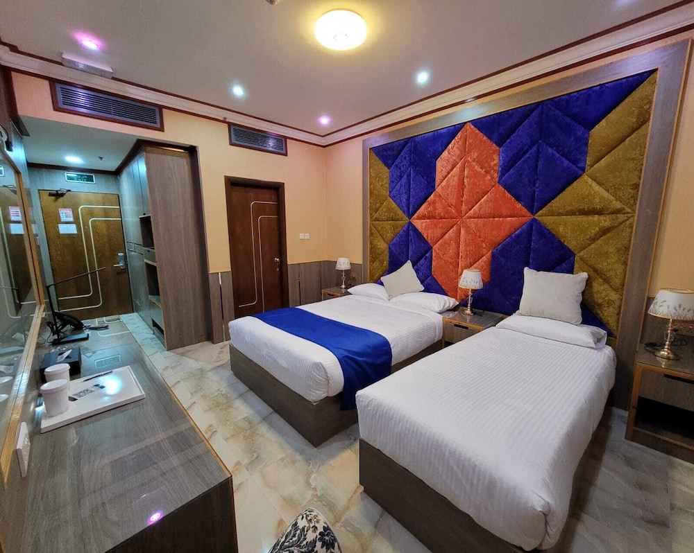 Camphor Hotel 18