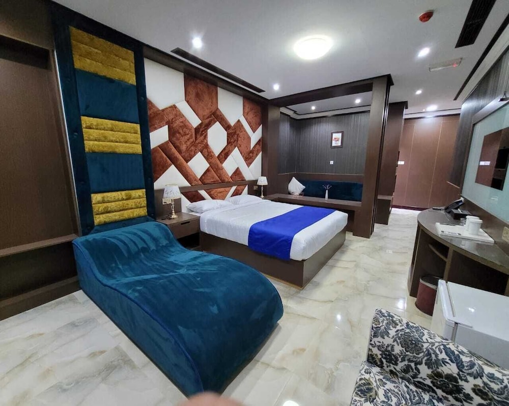 Camphor Hotel 15
