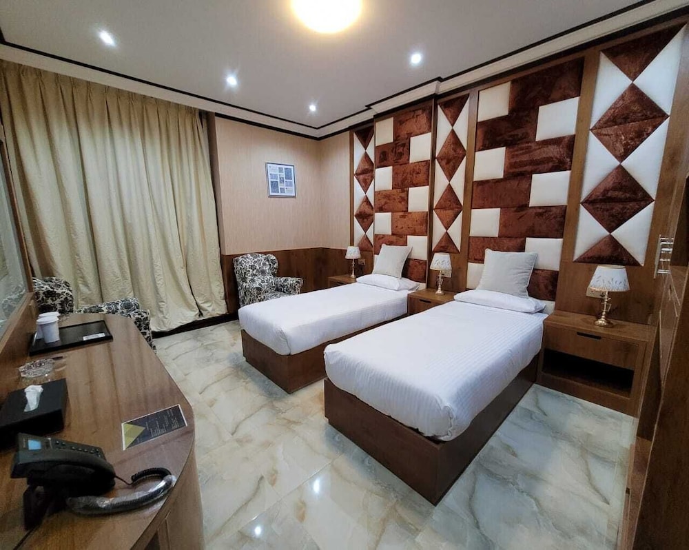 Camphor Hotel 11