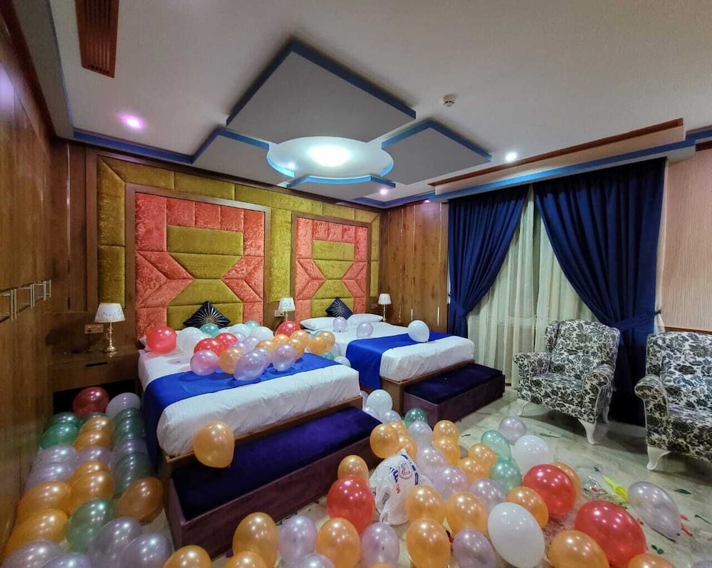 Camphor Hotel 22