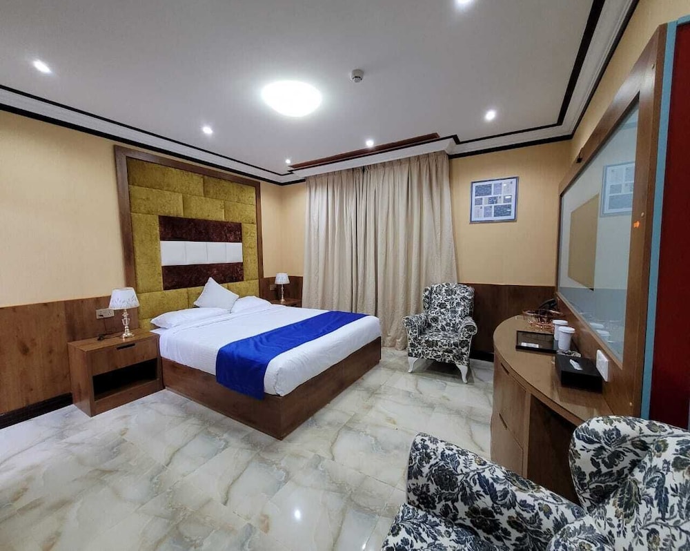 Camphor Hotel 8