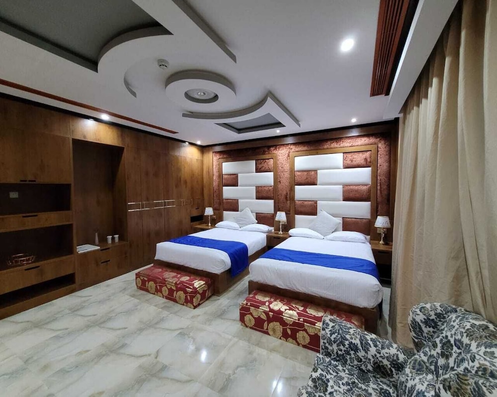 Camphor Hotel 19