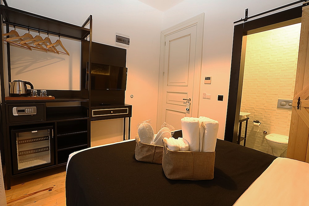 Kamil Bey Suites Beyoglu 16