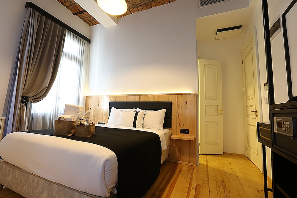 Kamil Bey Suites Beyoglu 13