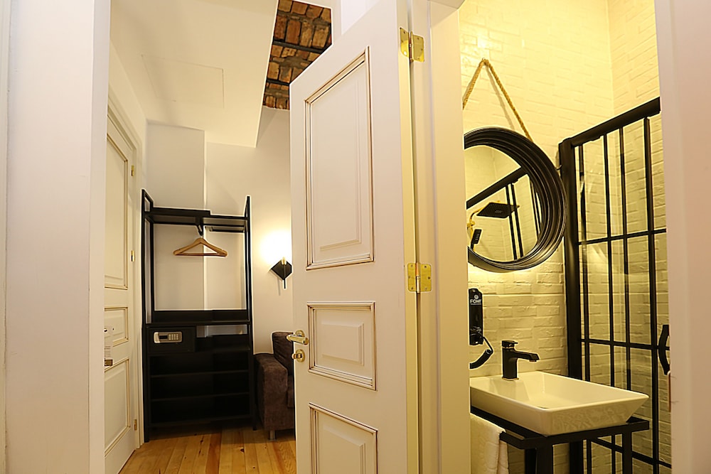 Kamil Bey Suites Beyoglu 24
