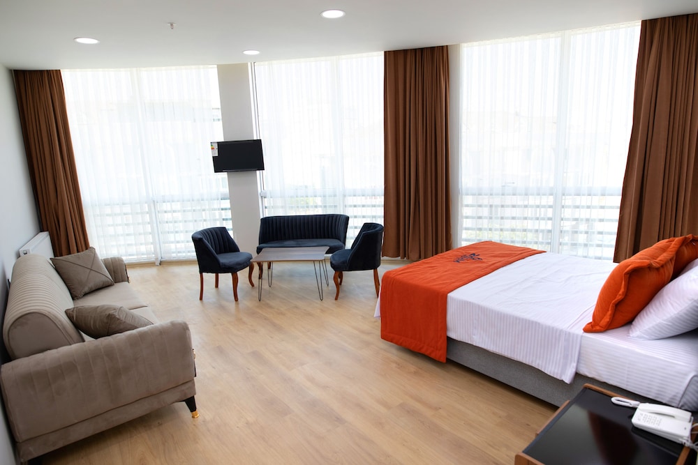 Zoom Hotel 10