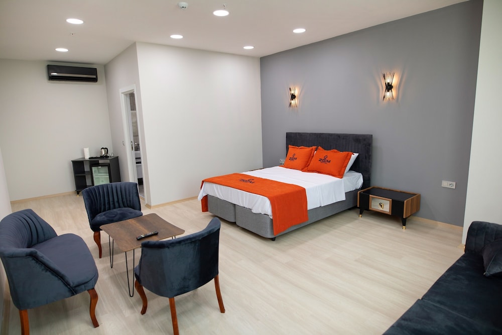 Zoom Hotel 19