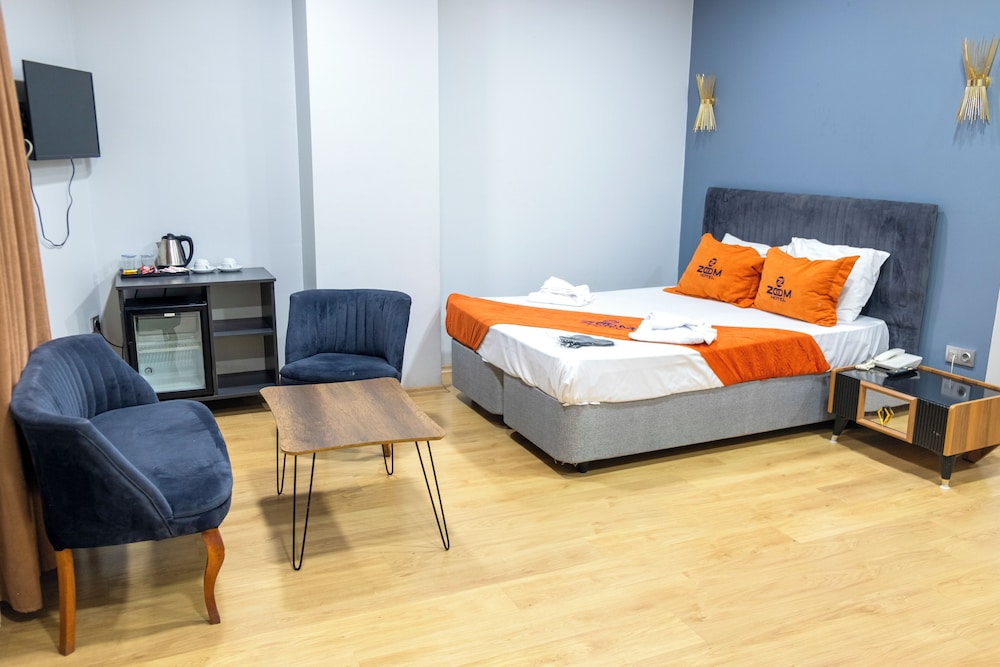 Zoom Hotel 24