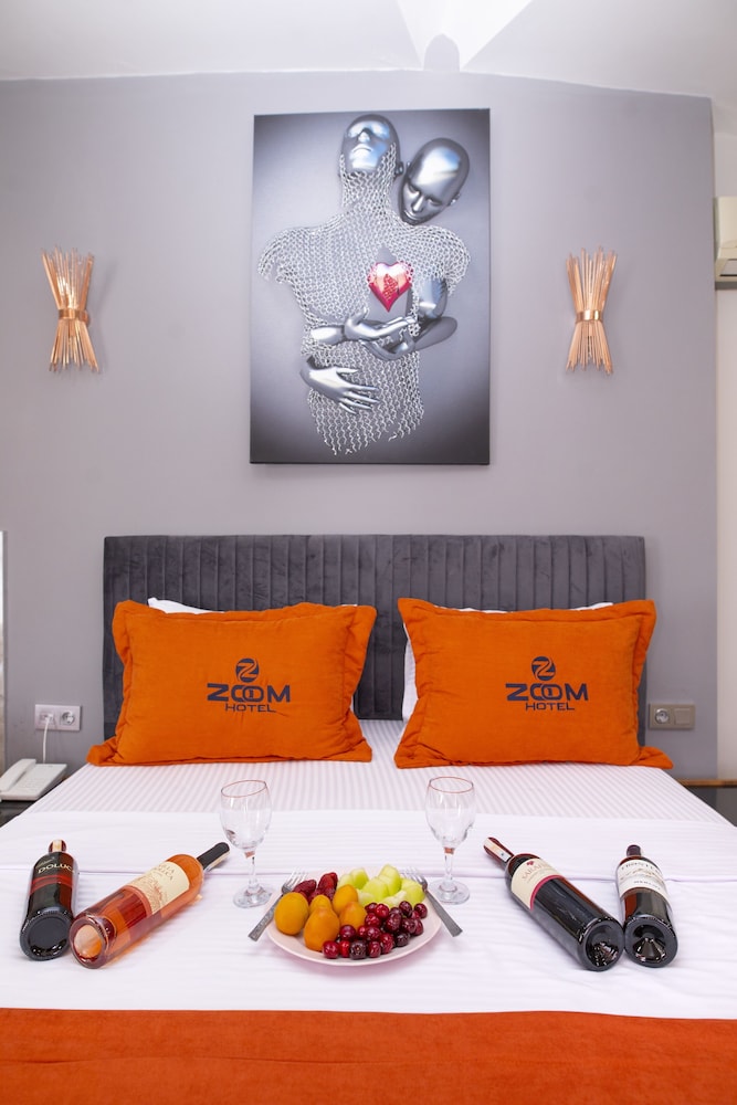 Zoom Hotel 15