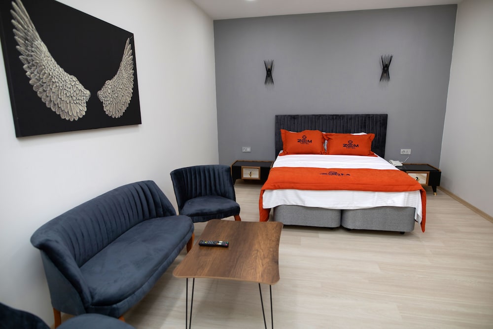 Zoom Hotel 7