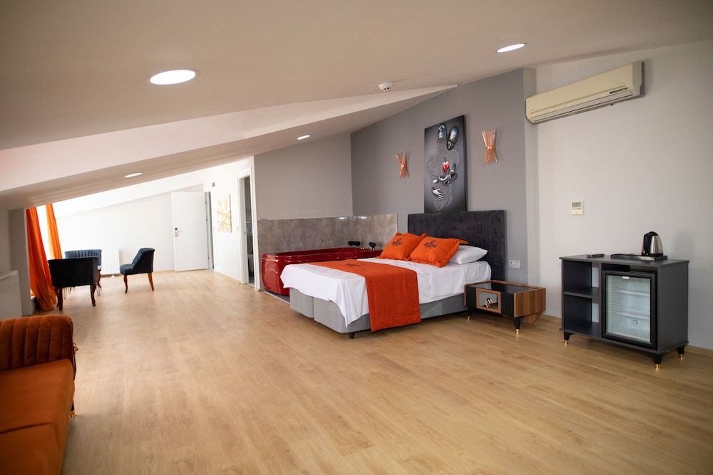 Zoom Hotel 11