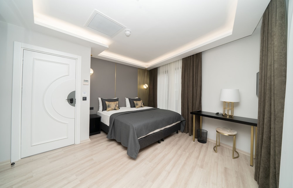 Fama Karakoy 8