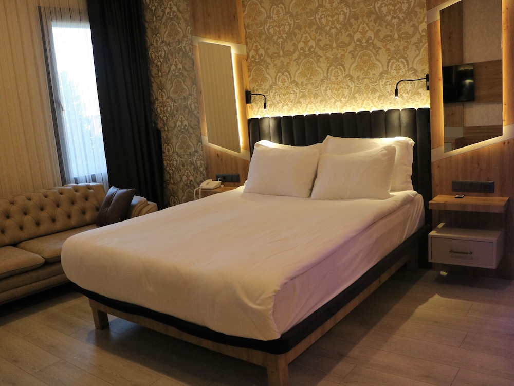 Isnova Hotel 8