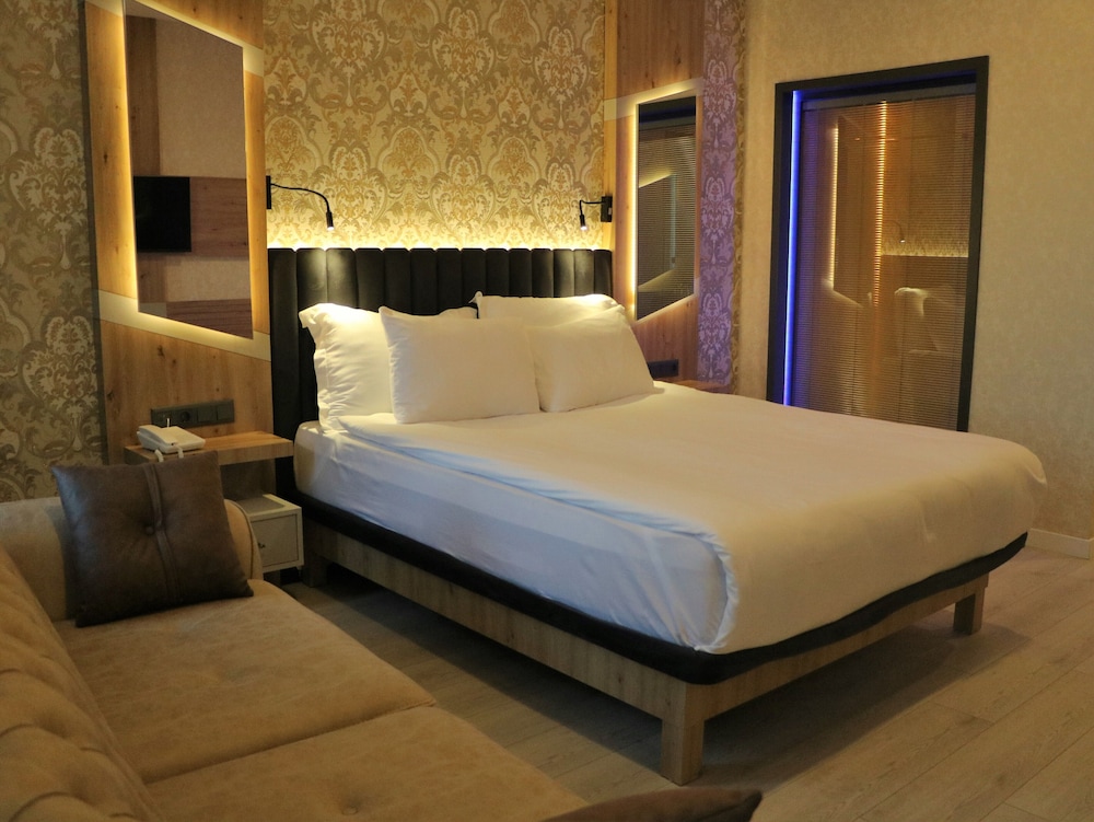 Isnova Hotel 7