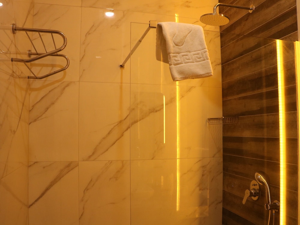 Isnova Hotel 23