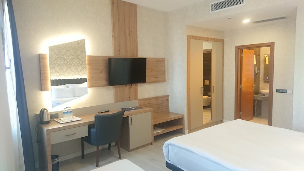 Isnova Hotel 13