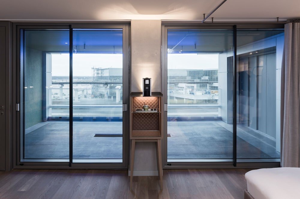 b'mine Frankfurt Airport 5