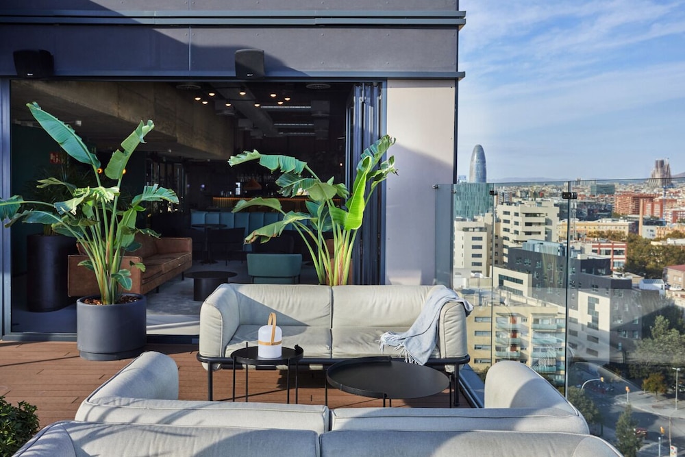 The Social Hub Barcelona Poblenou 18