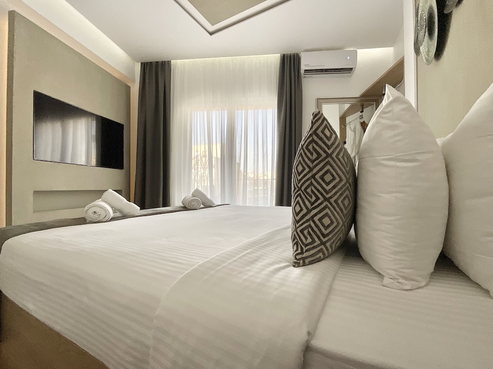 Athens Warehouse Boutique Hotel & Suites 8
