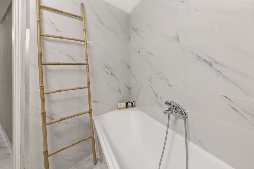 Athens Warehouse Boutique Hotel & Suites 20