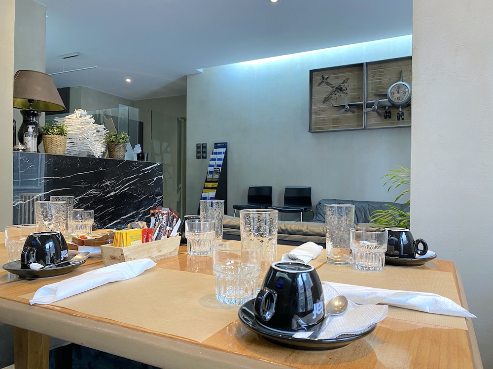 Athens Warehouse Boutique Hotel & Suites 24