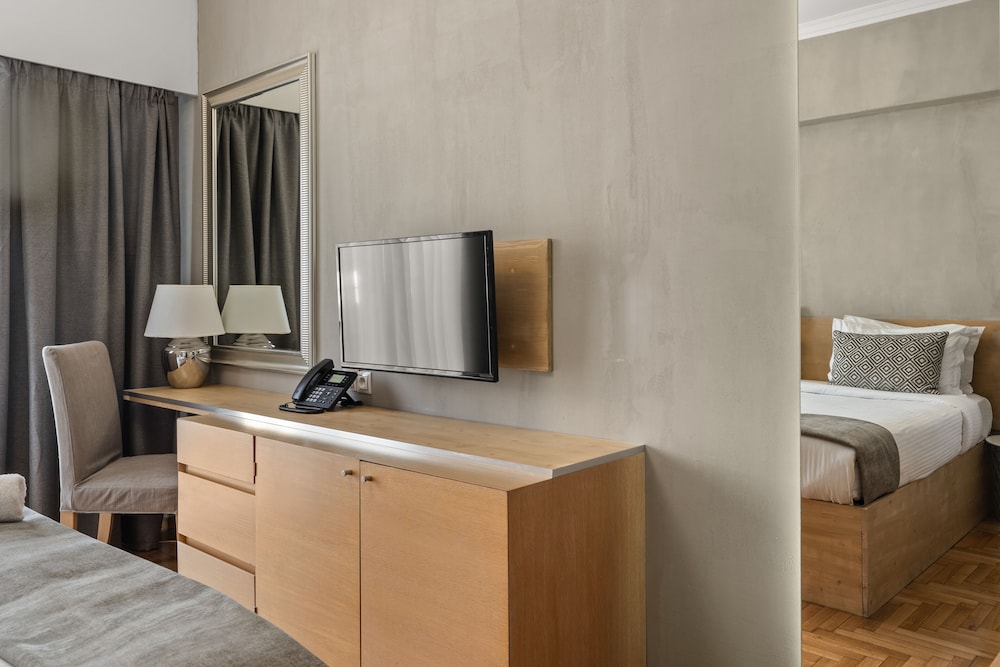 Athens Warehouse Boutique Hotel & Suites 4