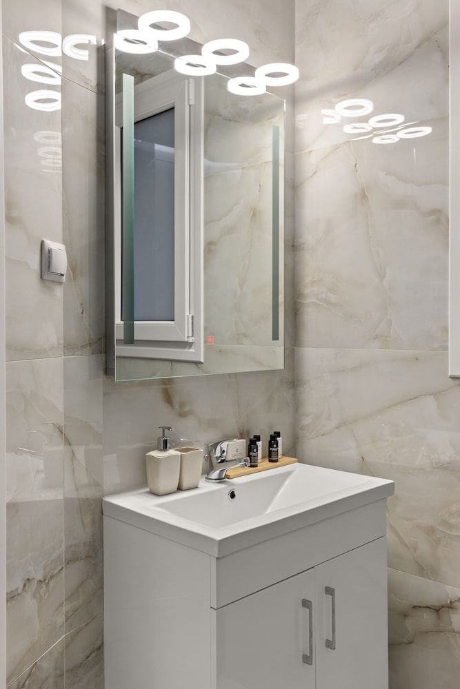 Athens Warehouse Boutique Hotel & Suites 22