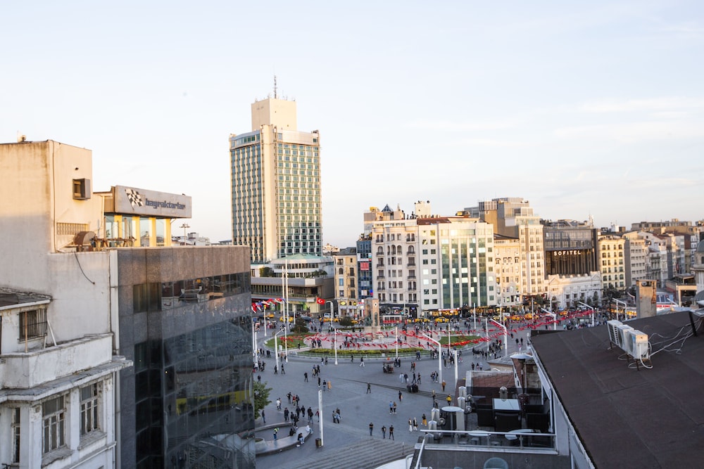 Alemeyn The Taksim Leons Hotel Cafe & Spa 1