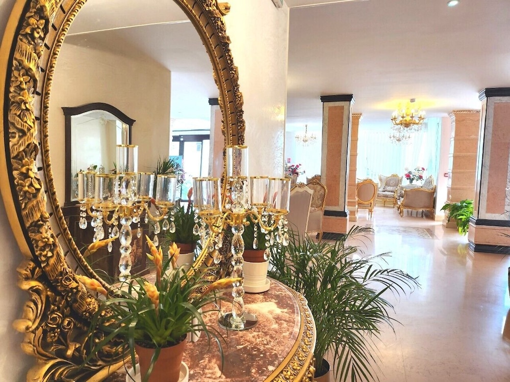 Hotel Royal 1
