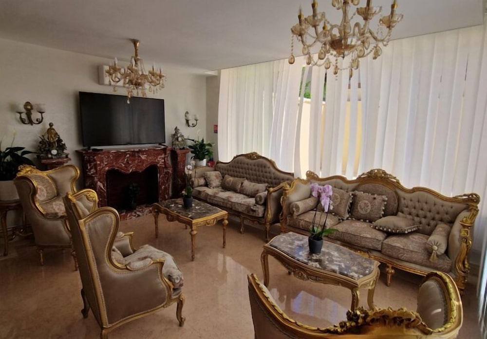 Hotel Royal 11